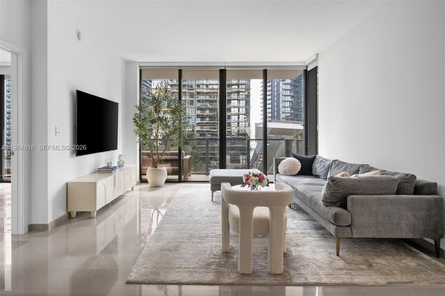 88 SW 7th St 809, Miami, FL 33130