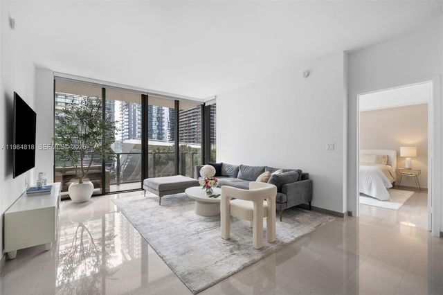 88 SW 7th St 809, Miami, FL 33130