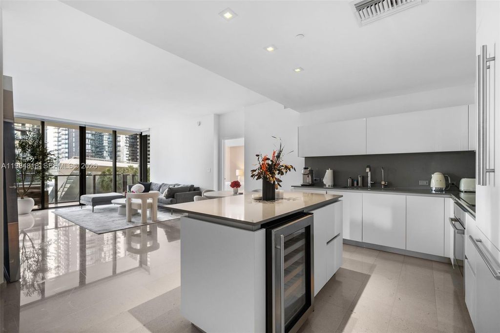 88 SW 7th St 809, Miami, FL 33130