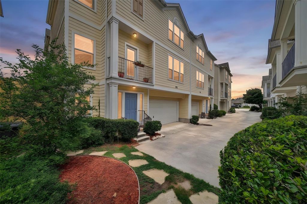 1612 W 25th Street, Houston, TX 77008