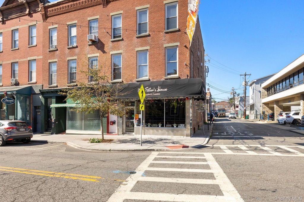 12 N Broadway Restaurant, Nyack, NY 10960 — exterior