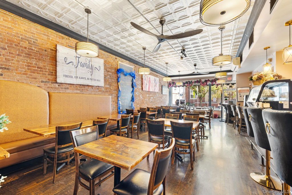12 N Broadway Restaurant, Nyack, NY 10960 — photo 2