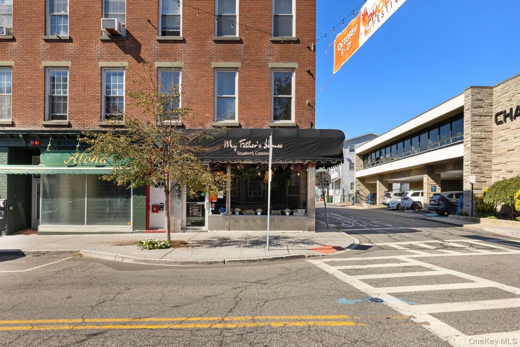 12 N Broadway Restaurant, Nyack, NY 10960 — photo 4