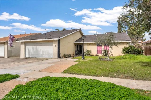 4883 E Geary Street, Fresno, CA 93725