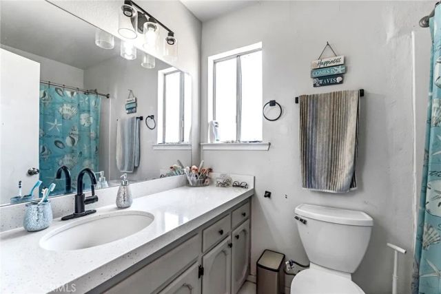 4883 E Geary Street, Fresno, CA 93725