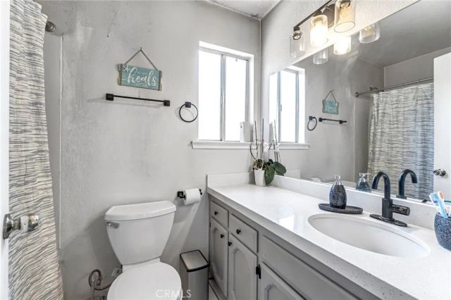 4883 E Geary Street, Fresno, CA 93725