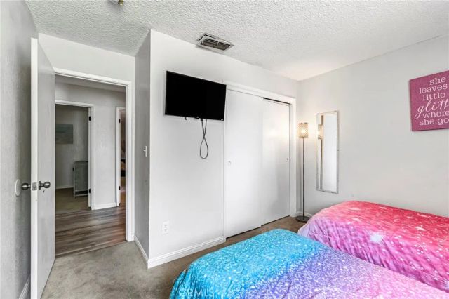 4883 E Geary Street, Fresno, CA 93725