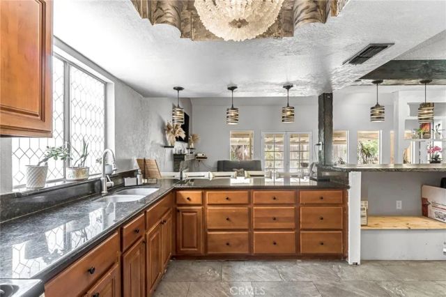 4883 E Geary Street, Fresno, CA 93725