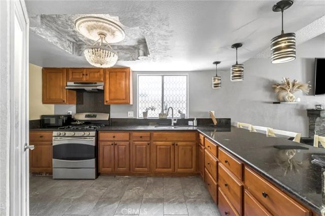 4883 E Geary Street, Fresno, CA 93725