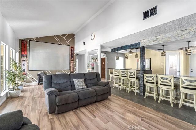 4883 E Geary Street, Fresno, CA 93725