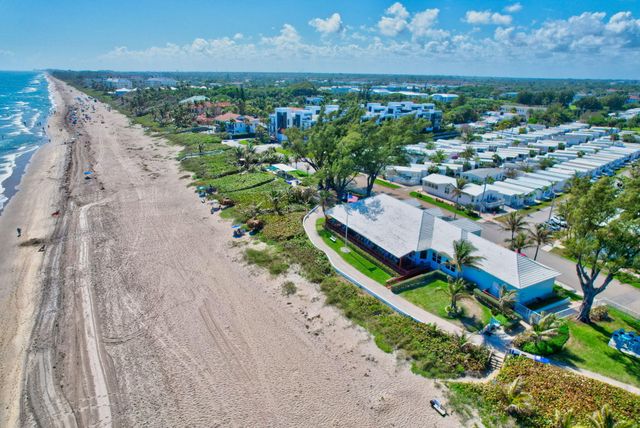 18 Juniper Drive J, Briny Breezes, FL 33435