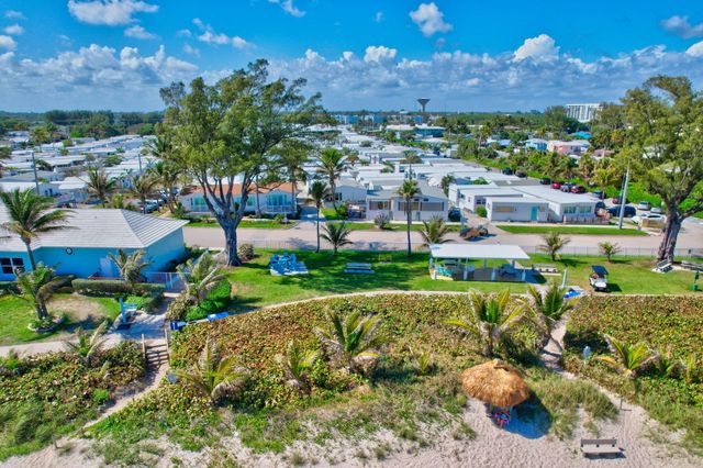 18 Juniper Drive J, Briny Breezes, FL 33435