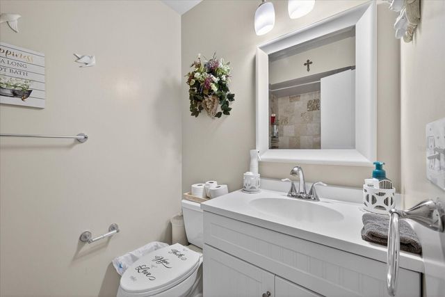 8404 SANDSTONE COURT, Tampa, FL 33615