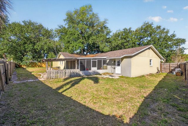 8404 SANDSTONE COURT, Tampa, FL 33615