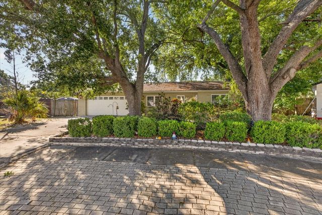 8404 SANDSTONE COURT, Tampa, FL 33615