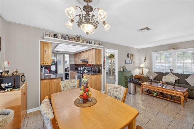 8404 SANDSTONE COURT, Tampa, FL 33615