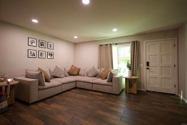 8135 Calle Fanita, Santee, CA 92071