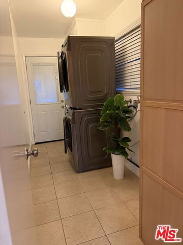 10550 Woldrich Street, Sylmar, CA 91342