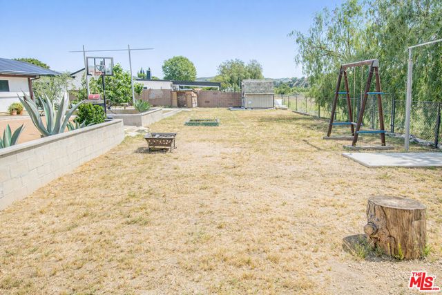 10550 Woldrich Street, Sylmar, CA 91342