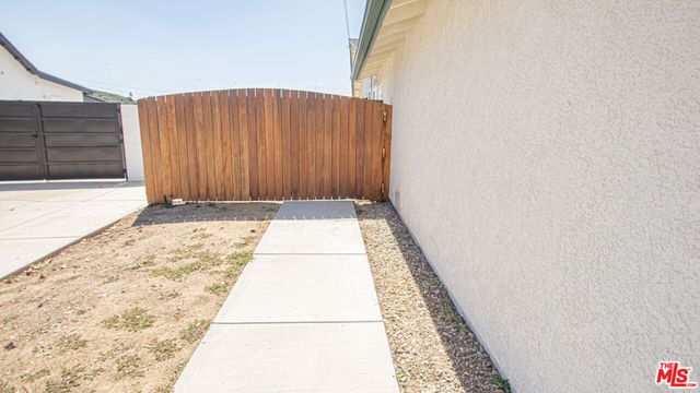 10550 Woldrich Street, Sylmar, CA 91342