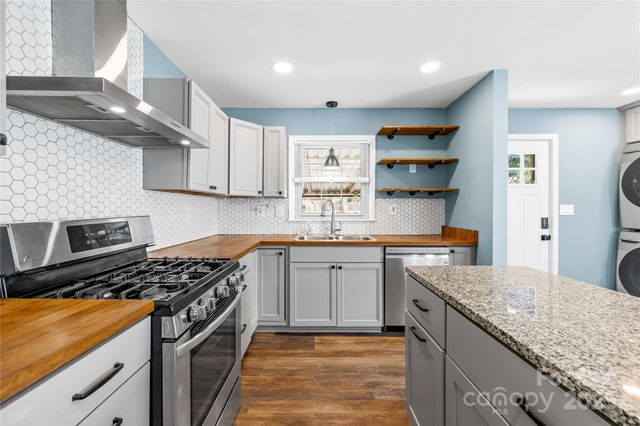 4017 Abbeydale Drive, Charlotte, NC 28205