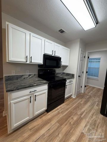 5327 Overbrook Dr, Milton, FL 32570