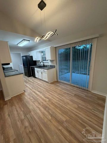 5327 Overbrook Dr, Milton, FL 32570