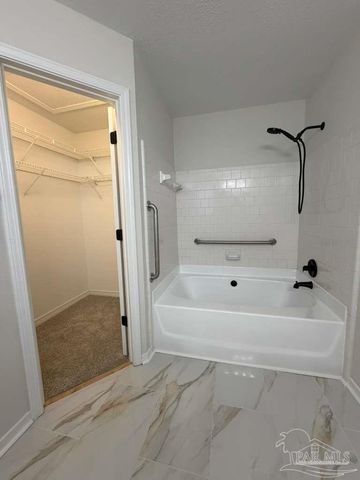 5327 Overbrook Dr, Milton, FL 32570