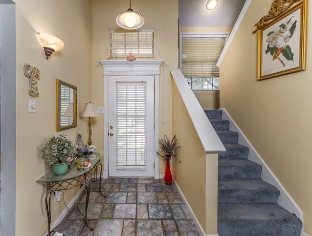 2702 Stratford Court, Euless, TX 76039