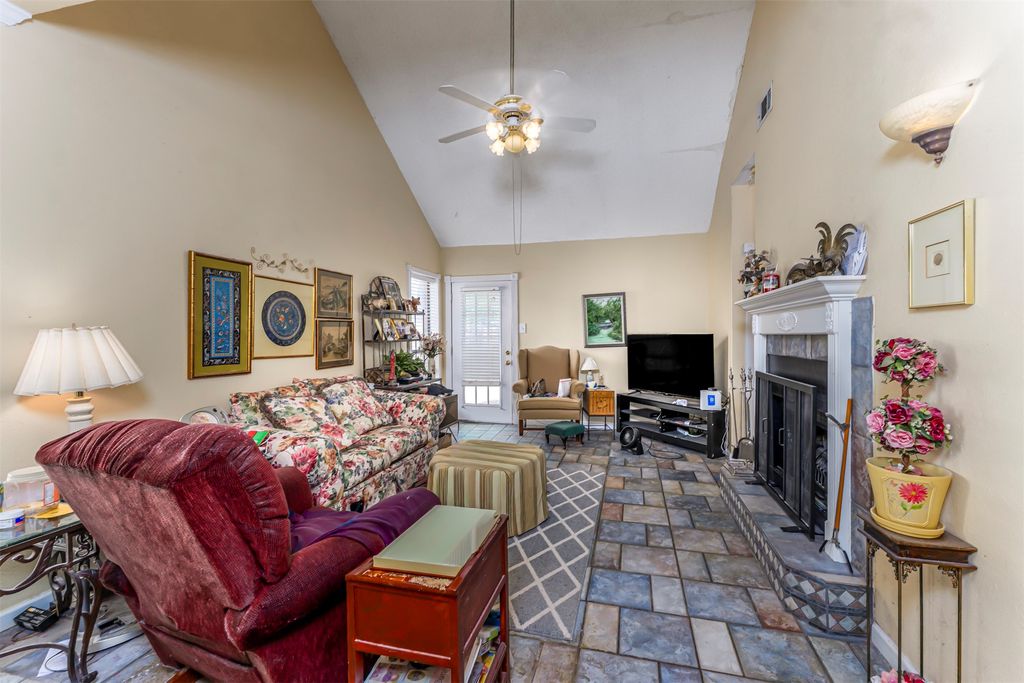 2702 Stratford Court, Euless, TX 76039 — photo 5