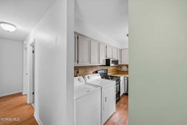 1736 Parkway Drive, North, Maumee, OH 43537