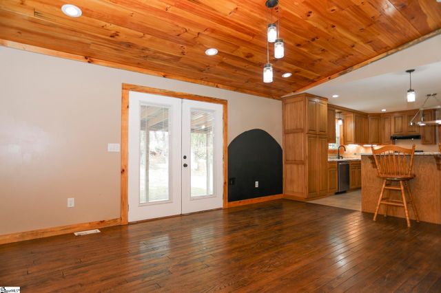 112 Aiken Street, Central, SC 29630