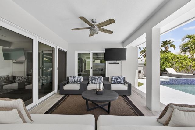 2760 White Wing Lane, West Palm Beach, FL 33409