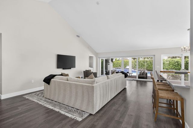 2760 White Wing Lane, West Palm Beach, FL 33409