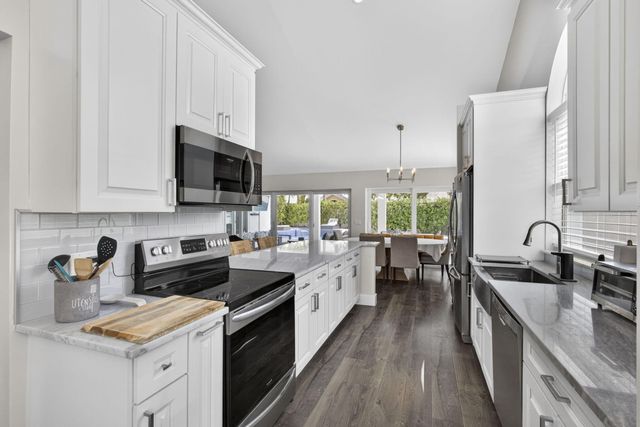 2760 White Wing Lane, West Palm Beach, FL 33409