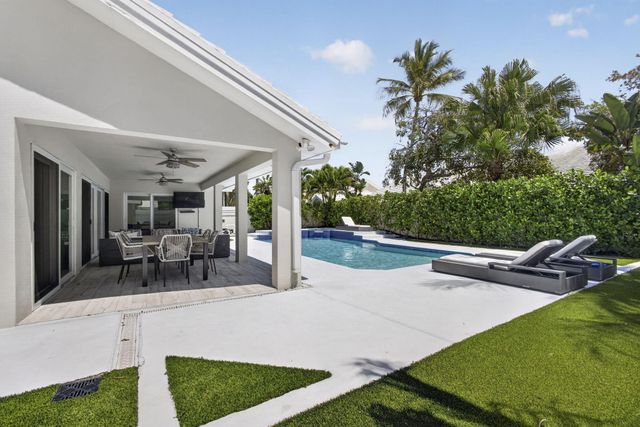 2760 White Wing Lane, West Palm Beach, FL 33409