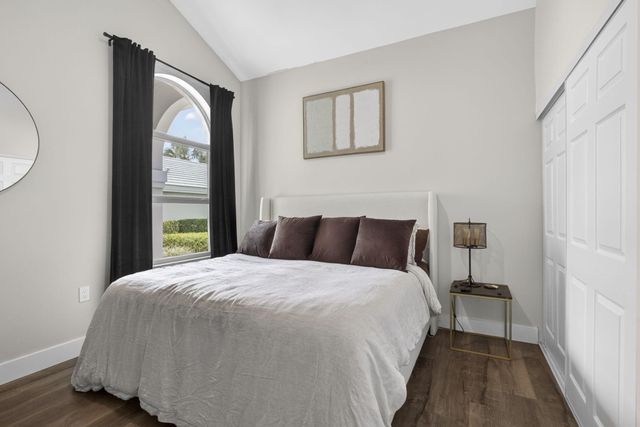 2760 White Wing Lane, West Palm Beach, FL 33409