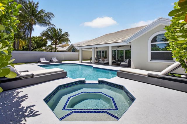 2760 White Wing Lane, West Palm Beach, FL 33409