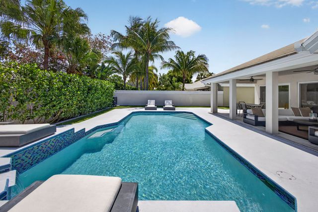 2760 White Wing Lane, West Palm Beach, FL 33409