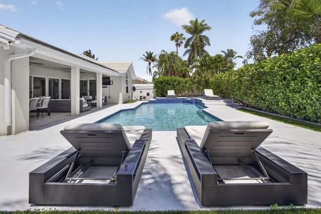 2760 White Wing Lane, West Palm Beach, FL 33409