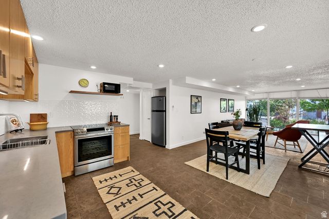 621 E 11TH AVE, Salt Lake City, UT 84103