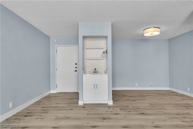 725 North Royal Crest Circle 237, Las Vegas, NV 89169