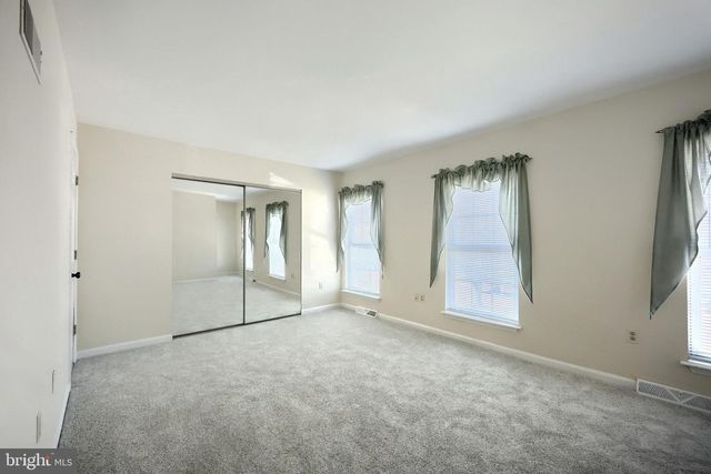 152 CROWN POINTE DR, York, PA 17402