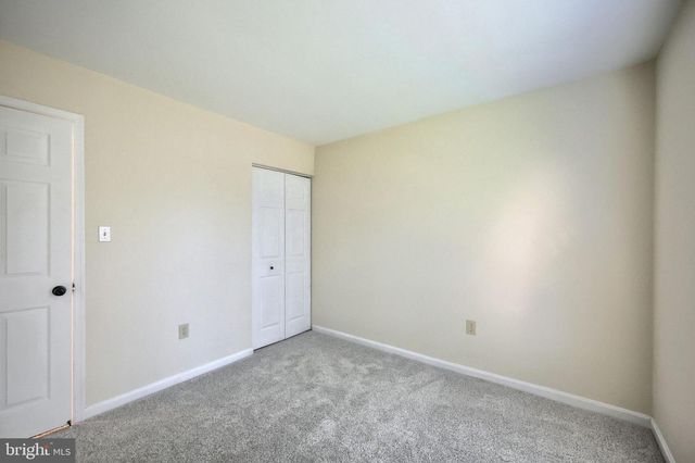 152 CROWN POINTE DR, York, PA 17402