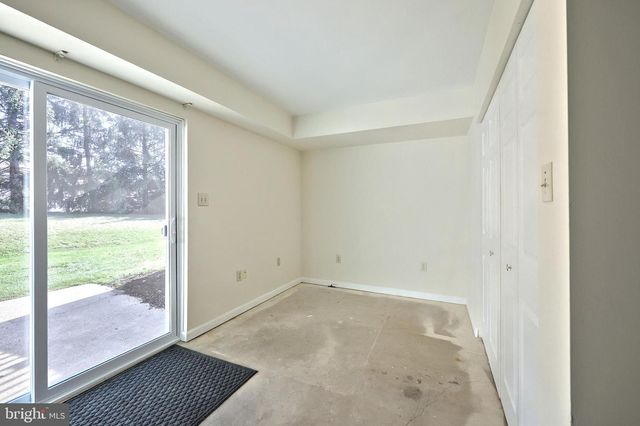 152 CROWN POINTE DR, York, PA 17402