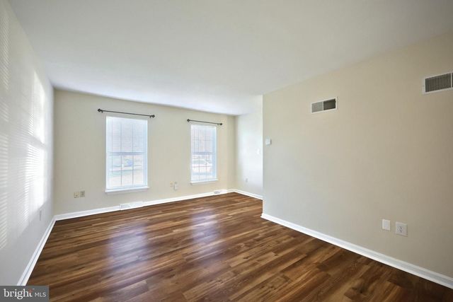 152 CROWN POINTE DR, York, PA 17402