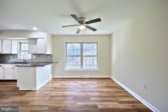 152 CROWN POINTE DR, York, PA 17402