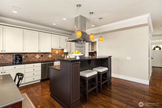 1109 33rd Avenue E, Seattle, WA 98112