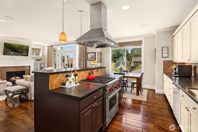 1109 33rd Avenue E, Seattle, WA 98112