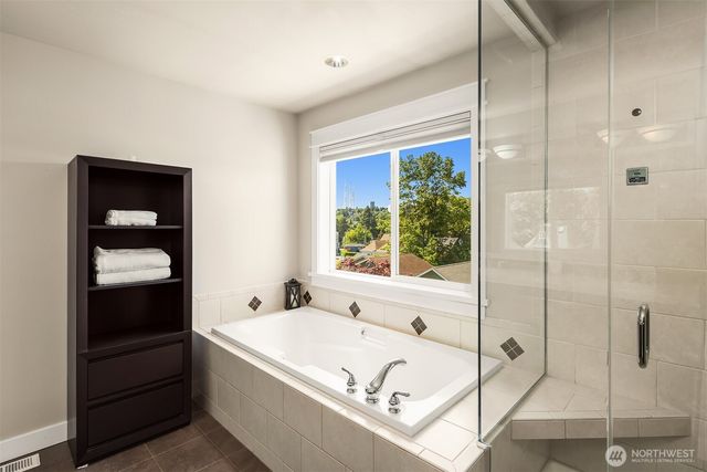 1109 33rd Avenue E, Seattle, WA 98112
